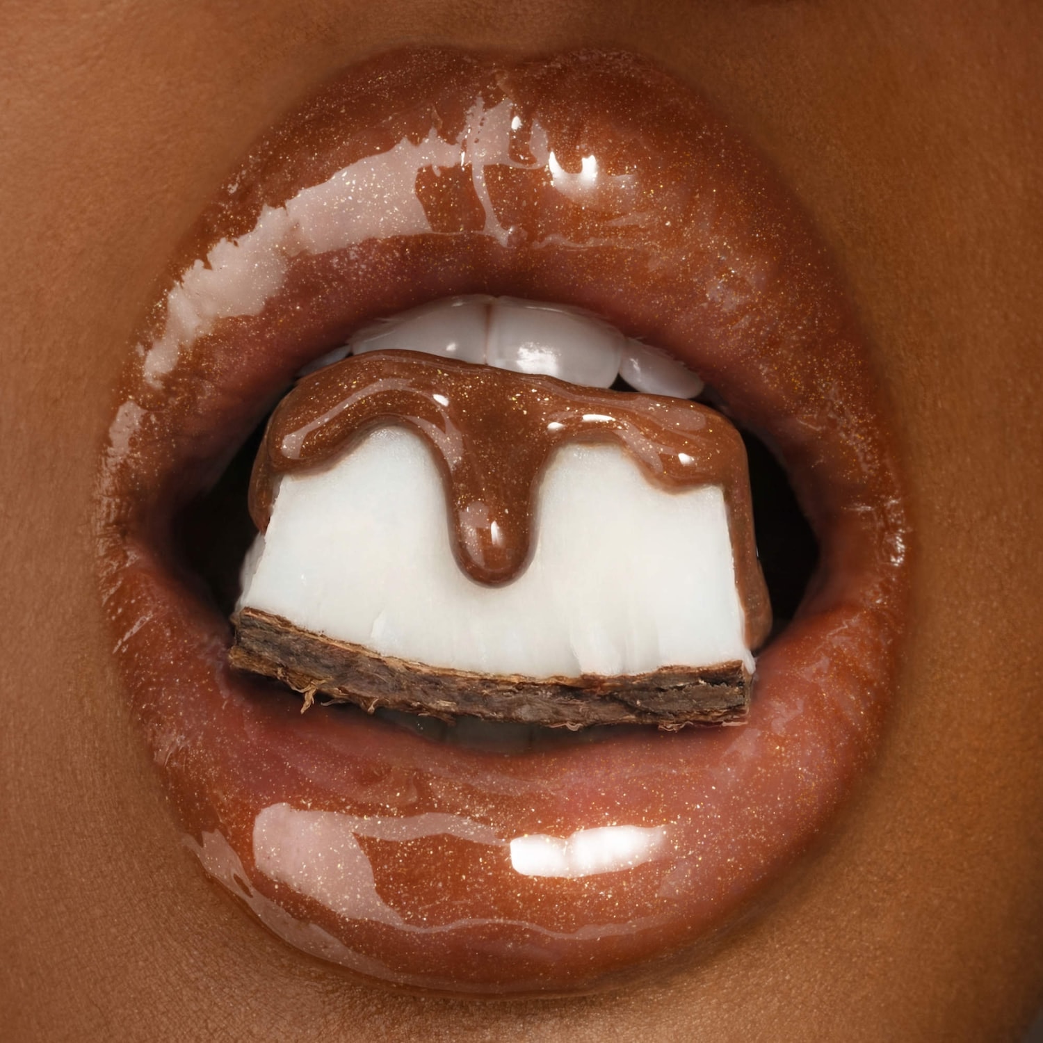 Honey Infused Lip Oil 2